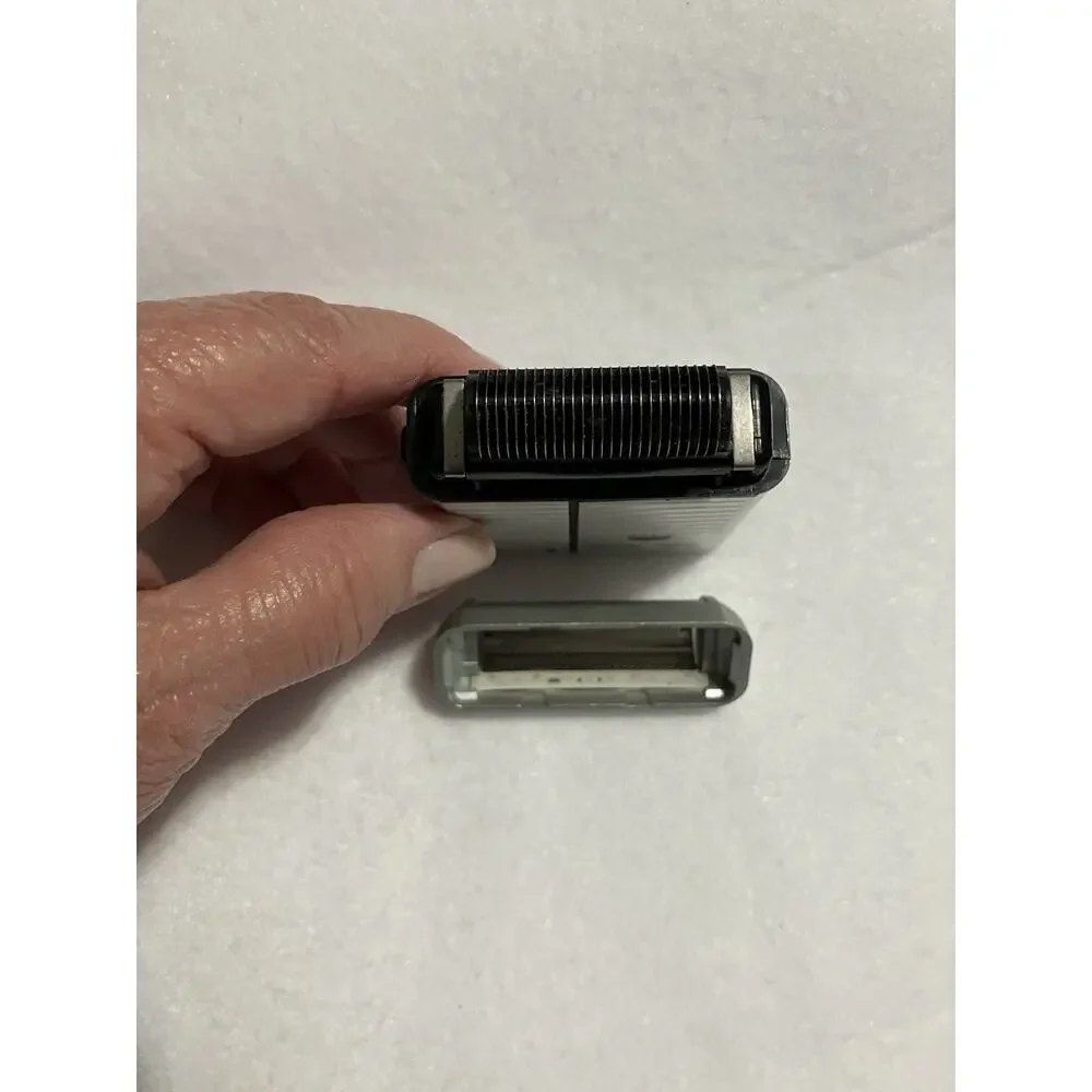 Mens Vtg Sanyo SV-M730 Portable Foil Head Travel Shaver Battery Op Made in Japan